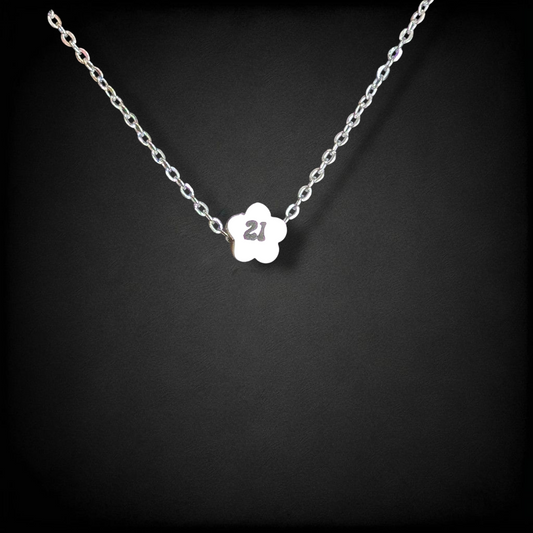 Tiny Daisy Charm Necklace